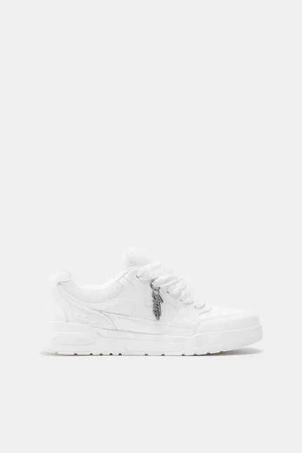 Zapatillas de skate adornadas de STWD