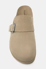 Zuecos de cuero con hebilla (3)